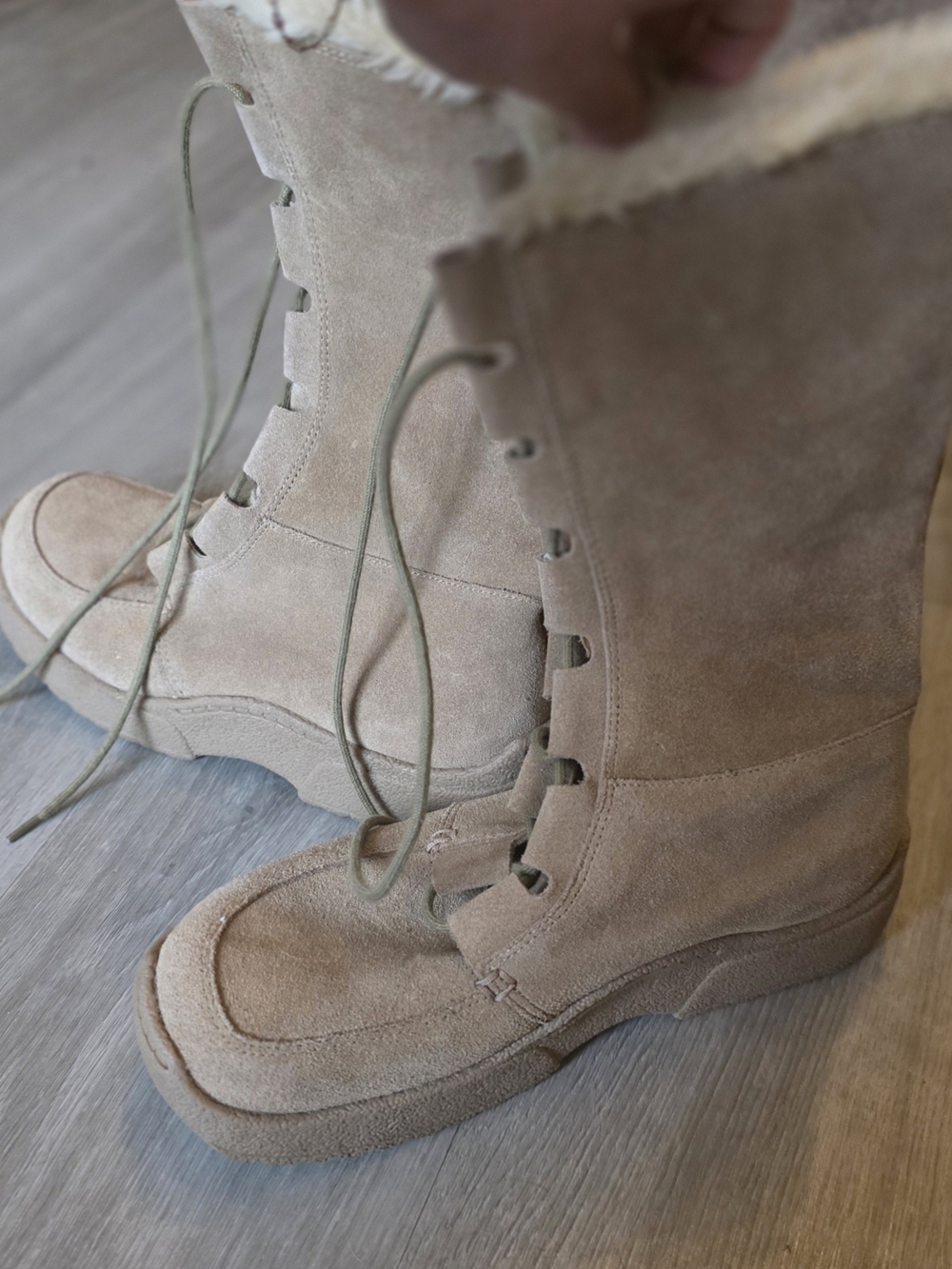 dELiA*s Vintage 1990's Tan Suede Lace-Up Faux Fur Lined Boots - EXCELLENT Condit - Picture 7 of 11